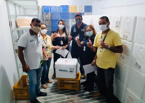Adaf fiscaliza recebimento de doses da vacina contra febre aftosa em Manaus