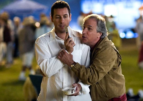 Ator diz que recebeu biscoito como pagamento para estrear em filmes de Adam Sandler