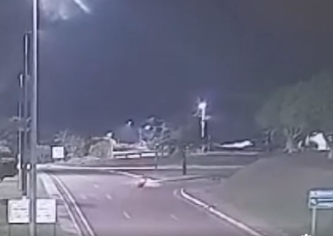 Vídeo: Motociclista morre e adolescente fica ferida em acidente em Presidente Figueiredo