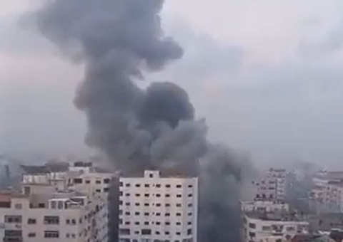 Guerra entre Israel e Hamas entra no segundo dia com 720 mortos 