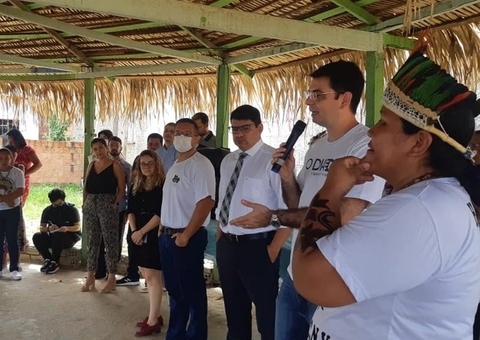 Comunidade indígena recebe visita de defensores públicos em Manaus
