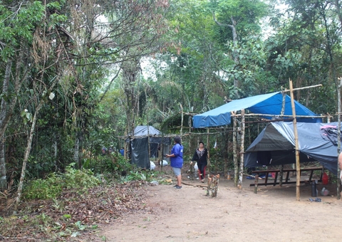 Vídeo: PM entra em confronto com moradores de assentamento indígena em Manaus