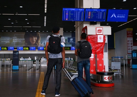 Brasil proíbe voos de 6 países da África devido à nova variante da Covid-19