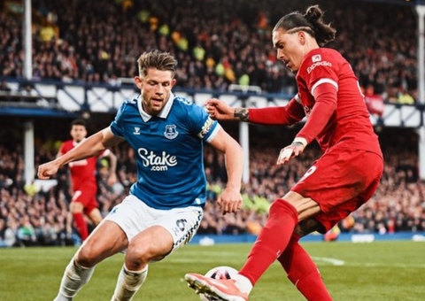Everton vence clássico contra o Liverpool e reduz chances de título do grande rival na Premier League