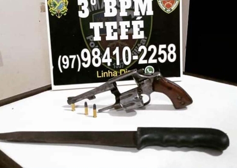 Dupla é presa enquanto fazia arrastões com arma e terçado no Amazonas