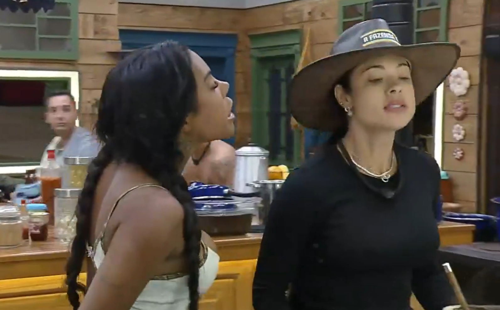 Expulsão? Carol acusa Rayane de agressão em A Fazenda 17 