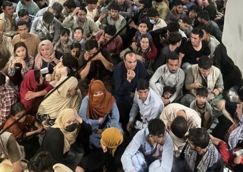 Sete pessoas morrem esmagadas em tumulto no aeroporto de Cabul