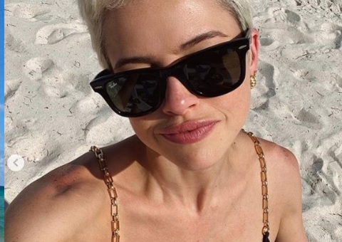 Agatha Moreira mostra abdômen ‘talhado’ de biquíni em praia nos EUA