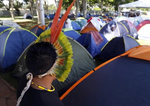 Milhares de indígenas acampam em Brasília pelo direito à terra