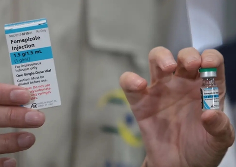 Brasil recebe 1ª remessa de antídoto contra metanol; Amazonas recebe 32 unidades