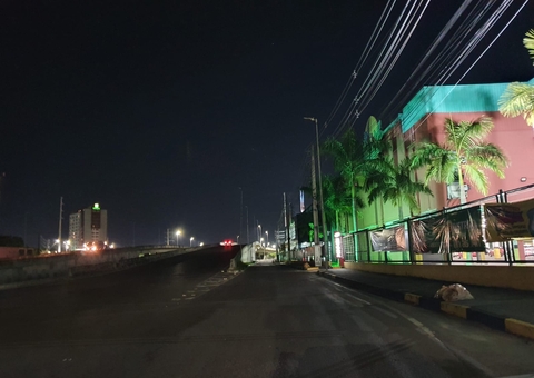 Manausluz tem 24h para reestabelecer iluminação pública na Manaus 2000