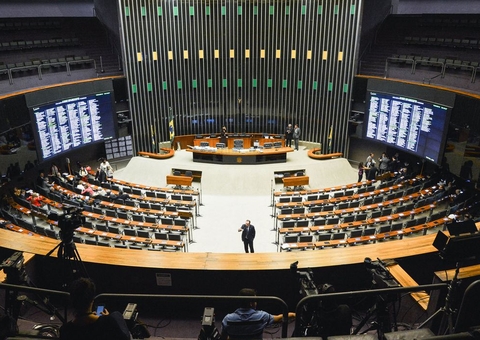 Lira confirma para hoje votação de texto que facilita compra de vacina