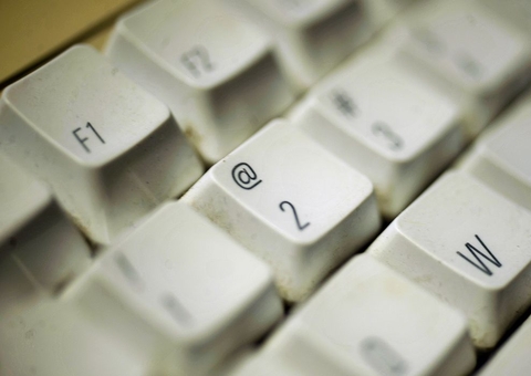 STF debate retirada de conteúdos ofensivos da internet