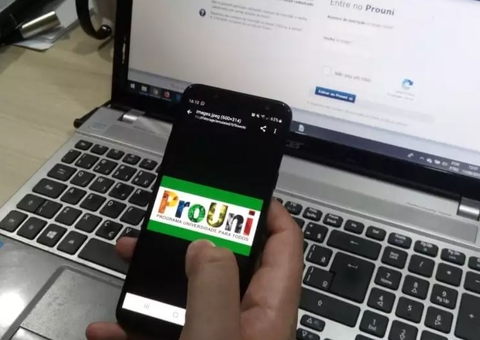 Bolsonaro autoriza estudantes de escolas particulares a concorrerem vagas no Prouni