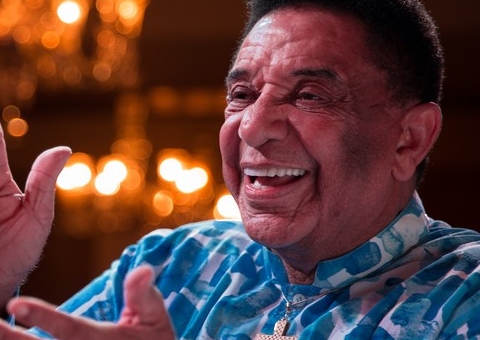 Agnaldo Timóteo é intubado em UTI com Covid-19, dias após ter melhora