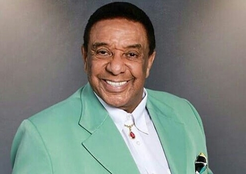 Agnaldo Timóteo é internado em UTI 2 semanas após 1ª dose de vacina