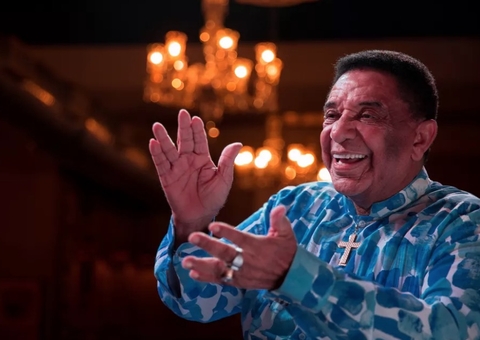 Na UTI com covid, Agnaldo Timóteo tem ‘pequena melhora’ 