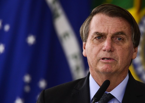 Questionado sobre 600 mil mortos por Covid, Bolsonaro diz: 'qual país não morreu gente?'