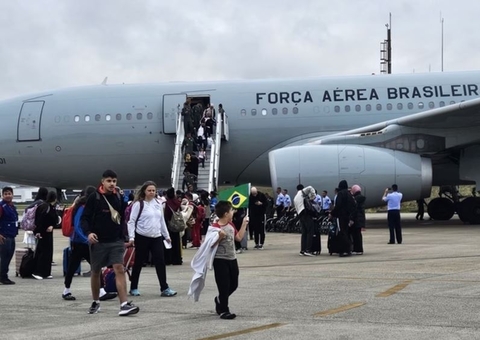 Voo com 150 repatriados do Líbano chega ao Brasil