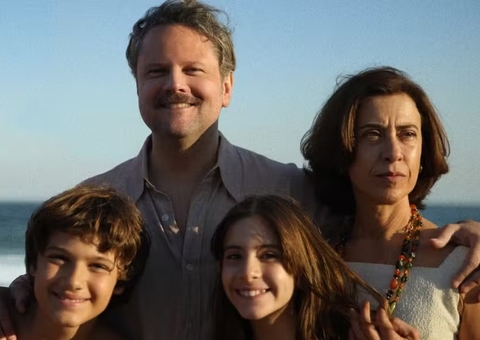 'Ainda Estou Aqui', de Walter Salles, leva prêmio de melhor roteiro em Veneza