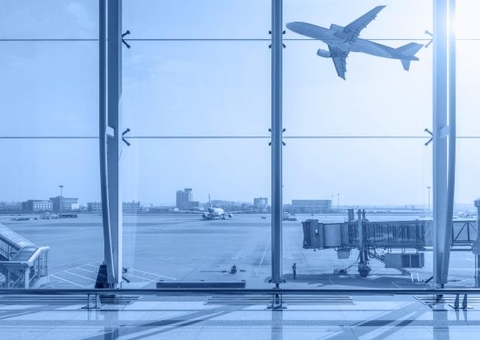 Voo que não oferece serviços contratados impõe indenização