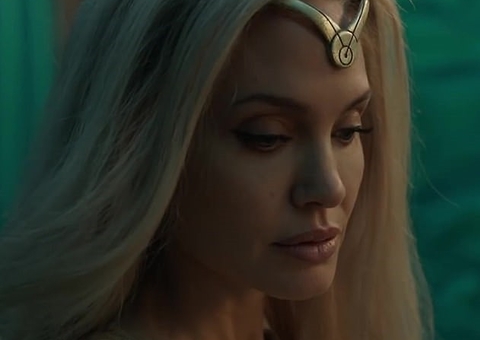 Angelina Jolie aparece poderosa como heroína da Marvel em novas fotos