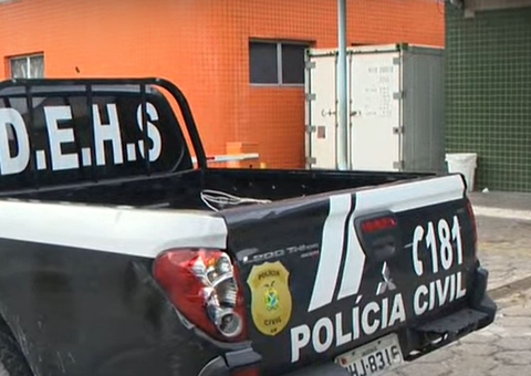 Suspeito de sequestrar adolescente grávida e atacar delegacias morre em tiroteio em Manaus