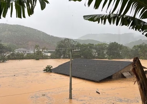Chuva e destruição: seis cidades decretam estado de emergência em Santa Catarina