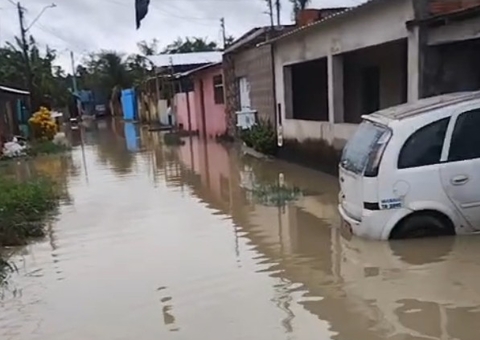 Na véspera de Natal, moradores têm casas inundadas durante chuva no União da Vitória