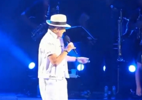 Alcymar Monteiro humilha banda em show e músicos se demitem: ‘Quem tem que aparecer sou eu’