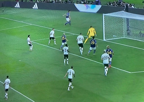 Fifa multa Alemanha em R$ 54 mil por não levar jogadores para coletiva