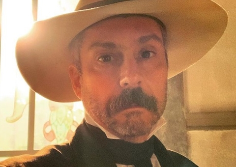 Alexandre Nero se vacina contra covid aos 51: 'pacto coletivo'