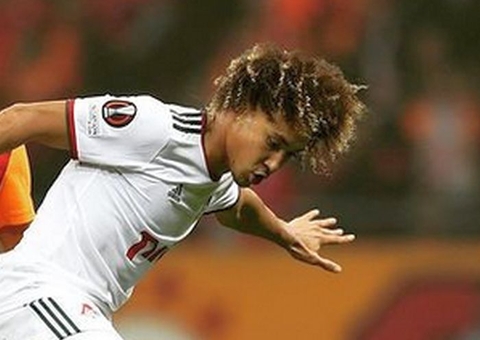 Atleta do Nice tem surto na França e precisa ser contido por bombeiros