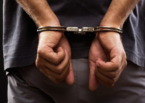 Jovem é preso após roubar motorista de app e trocar tiros com PMs em Manaus