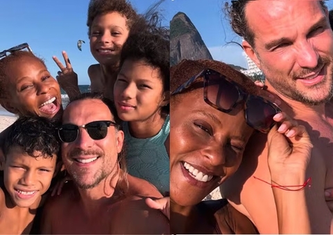 Aline Wirley e Igor Rickli curtem praia com filhos adotados em Manaus