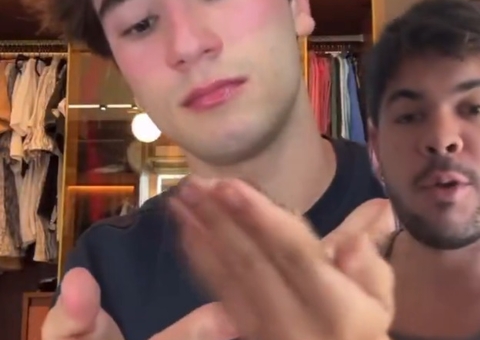 Álvaro se revolta após convidado invadir seu closet e usar maquiagens sem pedir durante festa; vídeo