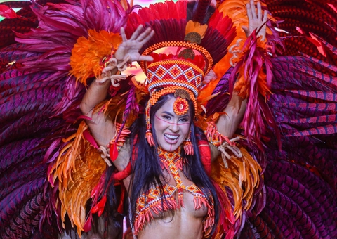 Com presença de Isabelle, alvorada do Garantido reúne multidão em Parintins