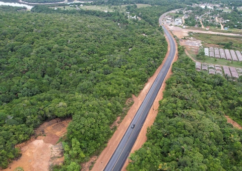 Rodovia AM-010, que liga Manaus a Itacoatiara, está 100% trafegável