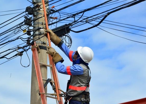 Seis bairros vão ficar sem energia nesta quinta-feira em Manaus