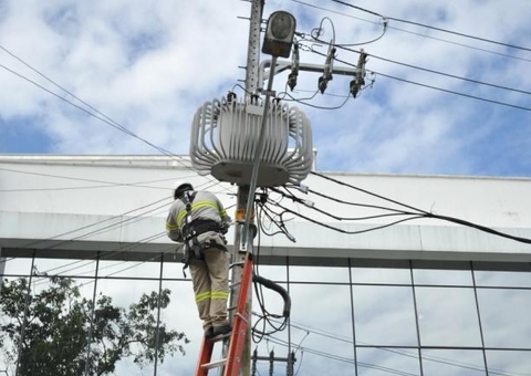 Confira lista de bairros que terão falta de energia hoje em Manaus