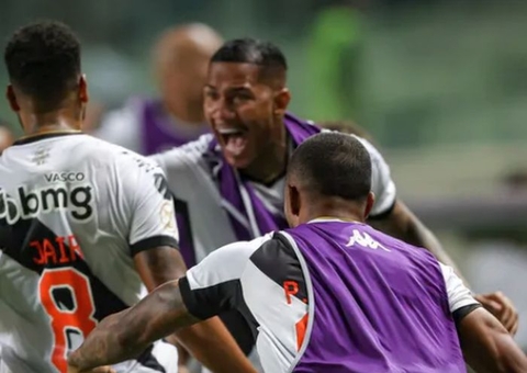Vasco faz no fim, vence América-MG e deixa a zona de rebaixamento