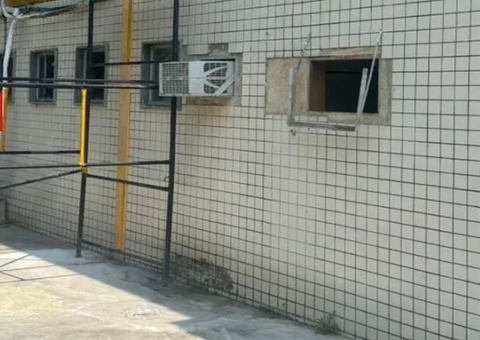 Preso por receptação foge por buraco de ar-condicionado em delegacia