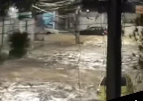 Idosa morre após adutora romper e derrubar paredes de casa