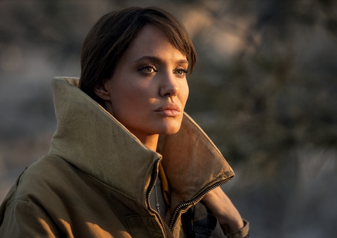 Documentário apura se filho de Angelina Jolie foi roubado de pais biológicos