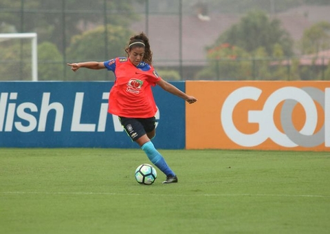 Angelina chora ao falar sobre o corte de Nycole