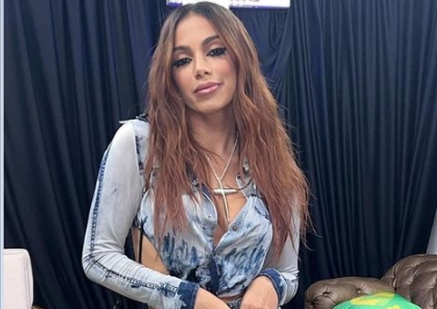 Mulher se acidenta em gravação com Anitta e detona reação da cantora: ‘não queria ver gente’
