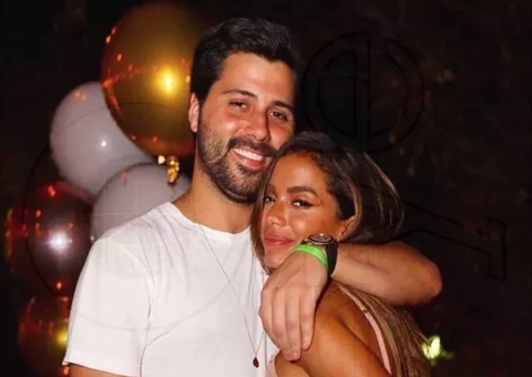 Anitta assume namoro com bilionário americano Michael Chetrit 