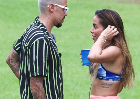 Após pegação em reality, Anitta vai para casa de Lipe Ribeiro