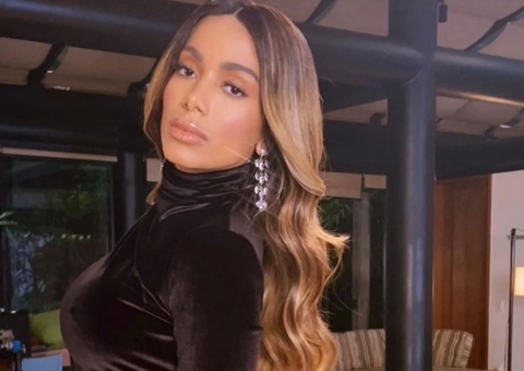 Anitta passa mal e é internada no Rio após voltar de reality show