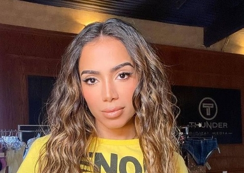 Anitta rebola ‘bumbum bola’ besuntado em vídeo picante